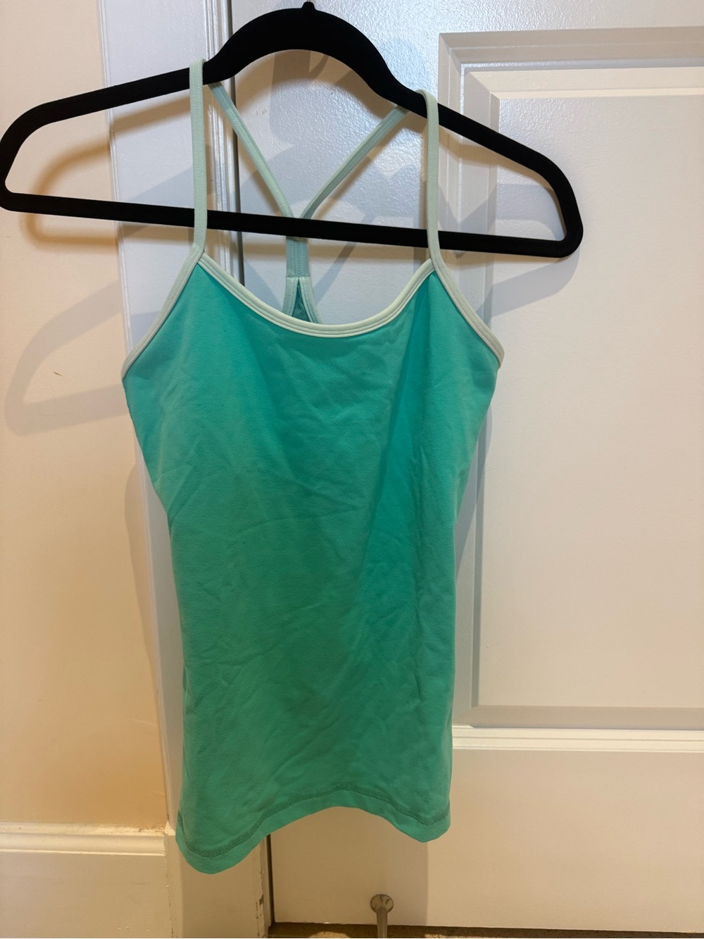 Lululemon Women’s Mint Green Sports Bra Tank Top Size 6